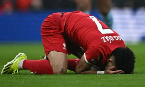 Đêm Anfield kỳ lạ!