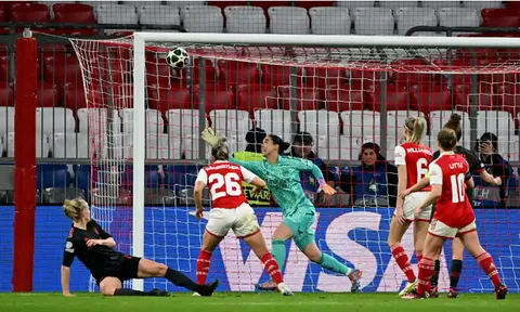 Hùm xám lại khiến Arsenal ôm hận