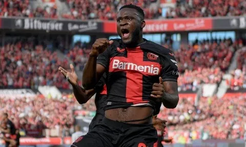 'Hiện tượng' Bundesliga phải nghỉ 6 tuần vì dính chấn thương