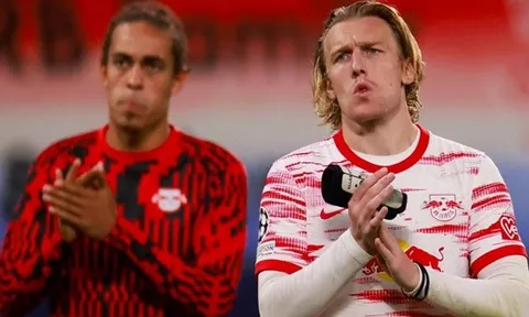BLV 'khó hiểu' với thái độ của fan Arsenal với Xhaka