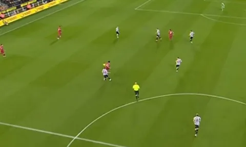 Vực dậy Man Utd, Ten Hag làm được điều số 1 trong lịch sử CLB