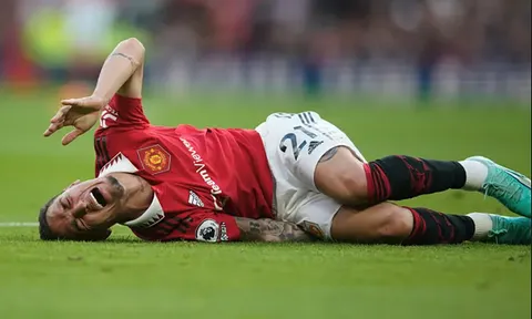 Man Utd nhận tin choáng váng về Antony