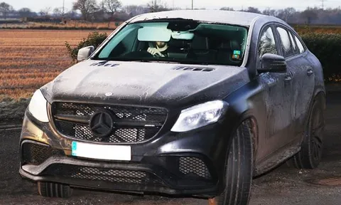 Modric "nhắc bài" cho Livakovic trước loạt đấu súng