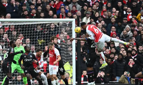 Ông vua cố định Arsenal