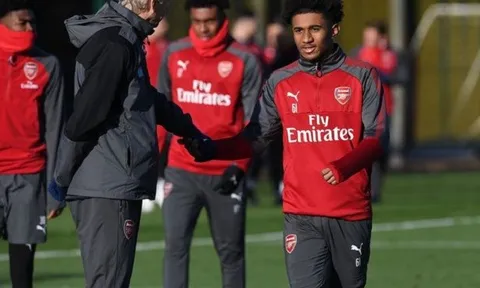 Wenger đã tiên đoán đúng một điều về Reiss Nelson