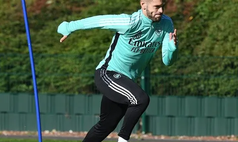 Phớt lờ Arsenal, Man Utd đưa ra đề xuất vụ Rice