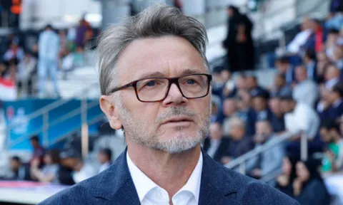 Ông Troussier chào thua trước 'bài ném biên mạnh' của Indonesia