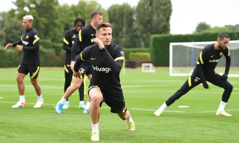 4 điều phát hiện trên sân tập Chelsea: Đón 2 cú hích, bất ngờ Saul