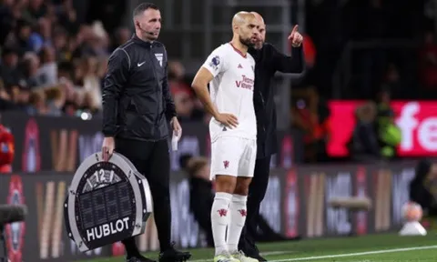4 sơ đồ, cơn đau đầu dễ chịu của Erik ten Hag