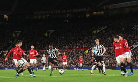 Quá bạc nhược! Man Utd thảm bại 0-3 trận thứ 2 liên tiếp