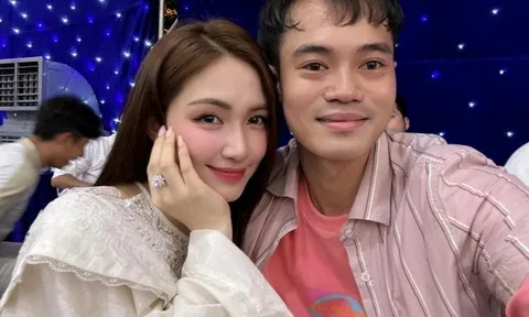 Hòa Minzy 'nhắn yêu' Văn Toàn; Rõ thời điểm công bố tân HLV ĐT Việt Nam