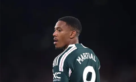 Marseille bác bỏ tin đồn liên quan đến Benrahma và Martial
