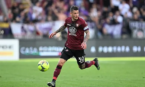 Napoli tăng giá mua hậu vệ của Salernitana