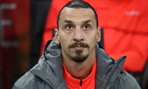 Ibrahimovic tiết lộ tin nhắn gây sốc của Ed Woodward