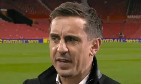 Gary Neville cảnh báo Arsenal về thương vụ 100 triệu