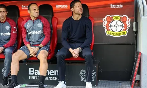 Xabi Alonso đạt thành tích đầu tiên trên ghế nóng