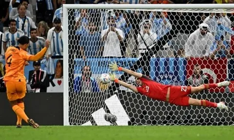 Martial nghỉ dài hạn, Man Utd lập tức chốt vụ Benzema