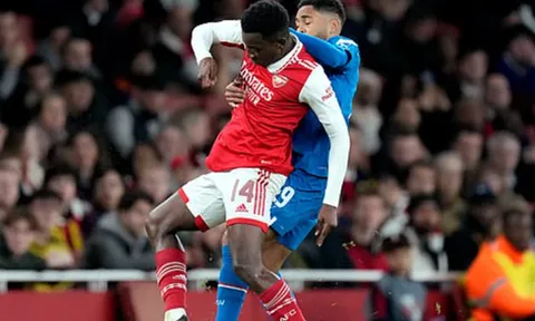 "Đó là lý do chúng ta yêu EPL. Bảng tỷ số nhảy điên loạn cả lên"