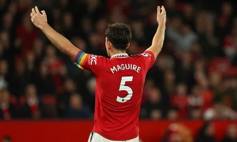 Không hài lòng Ten Hag, Varane tính đường rời Man Utd