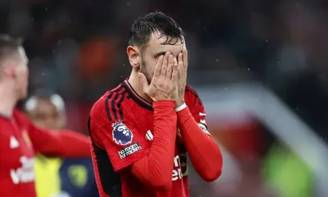 Chuyên gia chỉ trích Bruno Fernandes cố tình nhận thẻ vàng