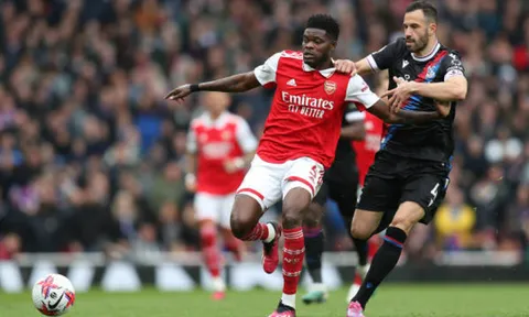 "Chỉ có CĐV Tottenham và Chelsea không muốn Arsenal vô địch"