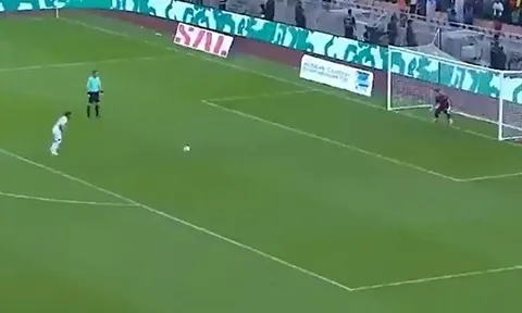 'Cừu đen' của Mourinho được Juve giải cứu
