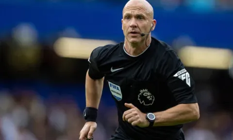 Mắng Anthony Taylor vô dụng, sếp lớn Wolves bị phạt nặng