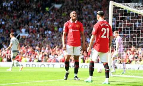 Phối hợp đẹp như mơ, song sát Man Utd được tâng lên mây