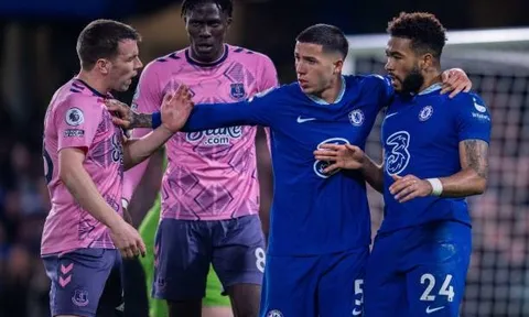 5 điểm nhấn Chelsea 2-2 Everton: Bom tấn lộ diện?; Mừng trở lại, Kante