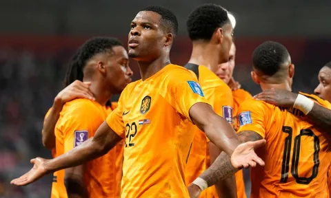 5 điểm nhấn Hà Lan 3-1 Mỹ: Van Gaal cao tay; Cặp wingbacks đáng gờm