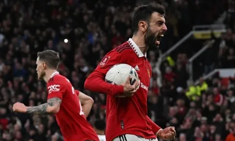 5 điểm nhấn M.U 3-1 Fulham: Kỷ lục tân binh; Bước ngoặt 3 thẻ đỏ