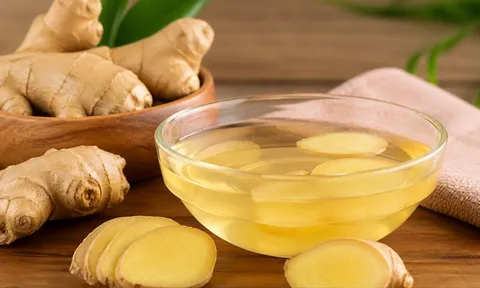 5 mẹo gội đầu bằng nước gừng giúp giảm rụng tóc, sạch gàu và kích thích tóc con mọc dày rõ rệt