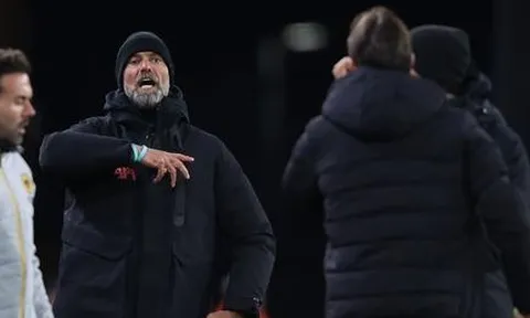 Klopp khẩu chiến cực gắt với Lopetegui