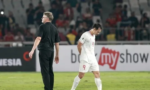 Nhìn HLV Troussier, thấy bầu Đức đã đúng