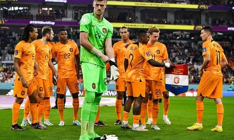 Andries Noppert: Quyết định "dị" mà thiên tài của Louis van Gaal