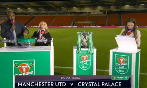 Bốc thăm vòng 3 Carabao Cup: Chelsea, Man Utd gặp khó; Newcastle chạm trán Man City