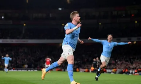 "Liverpool đang ở thời điểm cần mua một hậu vệ phải"