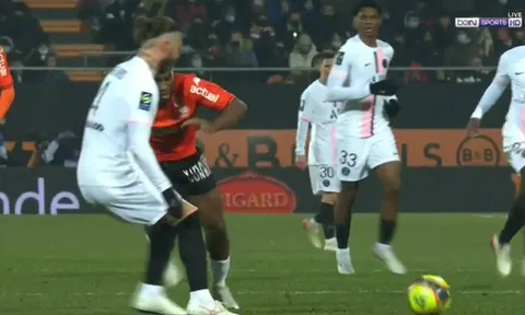 Ferdinand chỉ ra ba cầu thủ mắc sai lầm của Liverpool