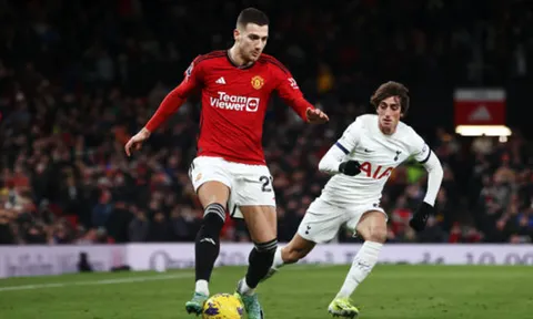 Diogo Dalot mừng vì Man Utd có chủ mới