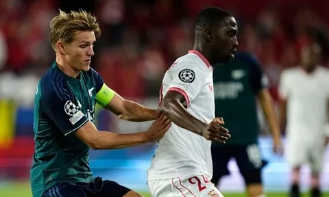 "Cậu ấy thực sự bóp nghẹt Odegaard"