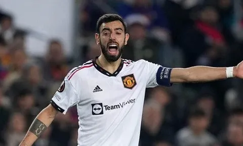Rõ vị thế của Bruno Fernandes sau sự cố ở Anfield