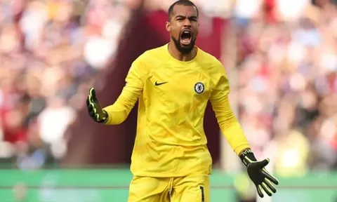 HLV Ligue 1 đáp trả CR7 sau tuyên bố gây tranh cãi