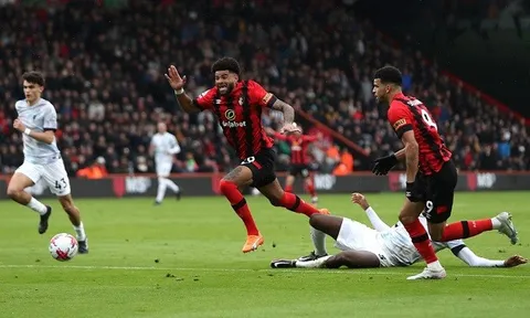 Van Dijk khiến hào quang trước Man Utd là ảo ảnh