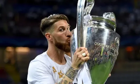 6 trung vệ vĩ đại nhất mọi thời: Ramos chung mâm với các huyền thoại