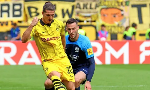 Cựu sao M.U giúp Dortmund thắng hủy diệt 6-1