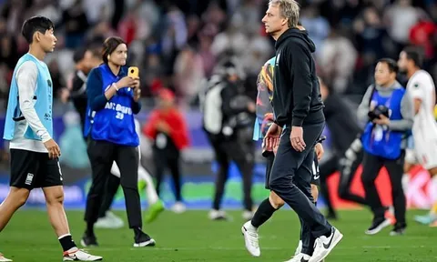 Hàn Quốc chính thức sa thải HLV Klinsmann; Sao Việt kiều được CLB La Liga ký hợp đồng