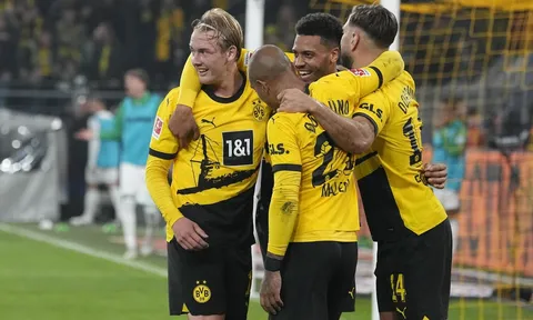 Dortmund độc chiếm đỉnh bảng Bundesliga