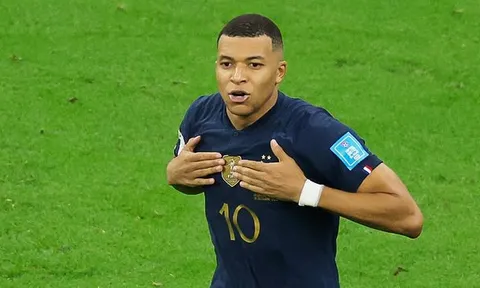 'Hãy tưởng tượng Mbappe không có băng đội trưởng. Đừng để cậu ấy khó chịu'