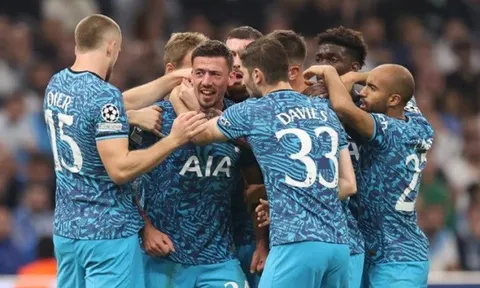 90 phút và 7 lần 'lên voi xuống chó' ở bảng D Champions League