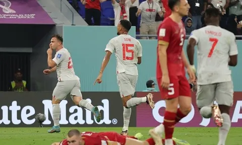 Xhaka giải khuây cùng vợ và 2 con gái sau World Cup